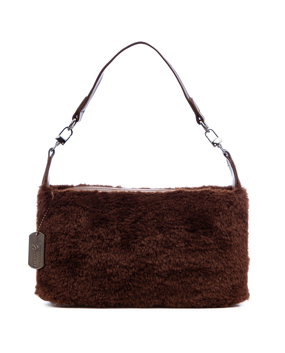 Imagen 0 de Atzara bolso de mano de pelo suave.