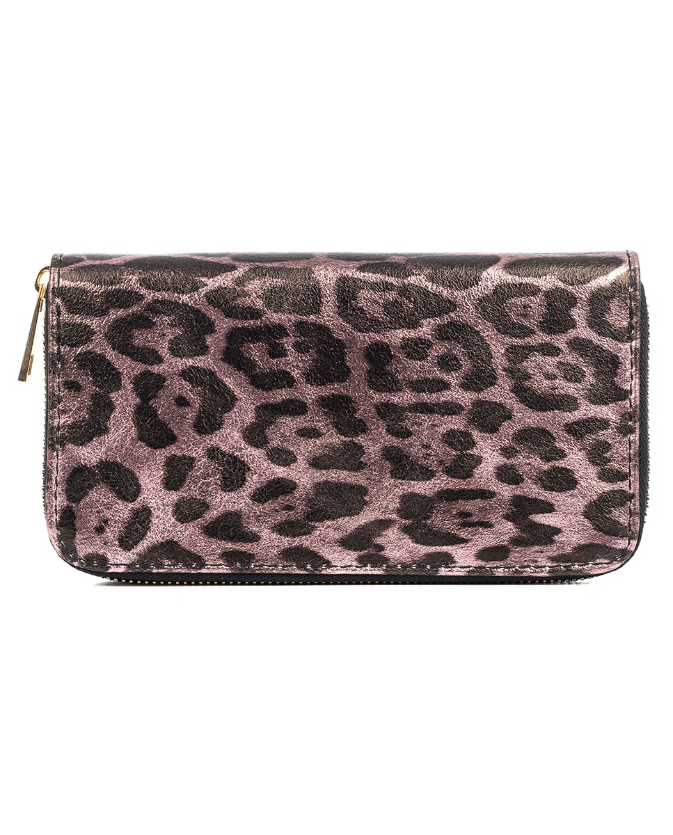 Imagen 0 de Cartera mujer en piel auténtica Gamuza, con estampado animal print leopardo lacada brillante.