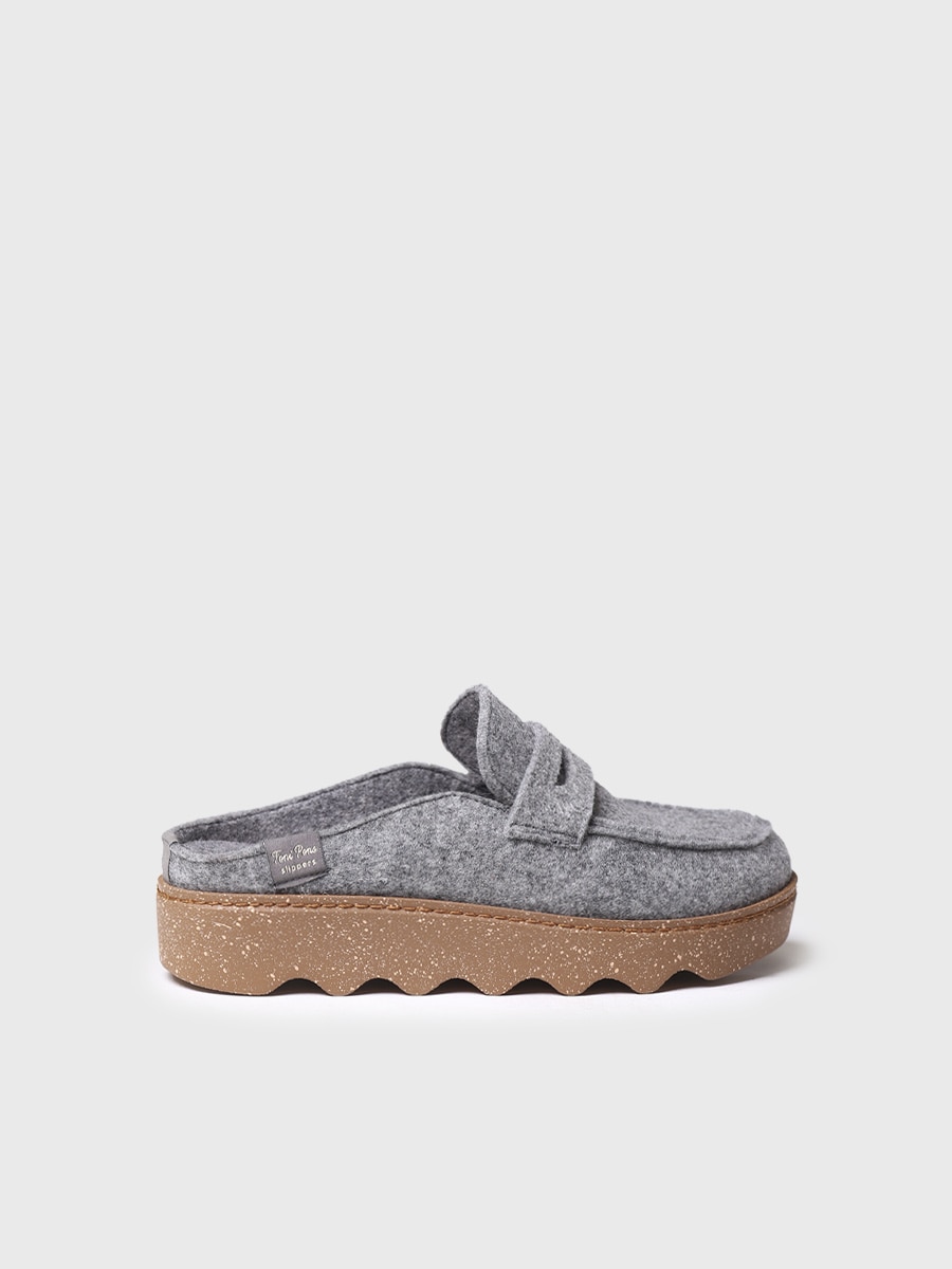 Imagen 0 de Zapatilla de casa de mujer en fieltro liso