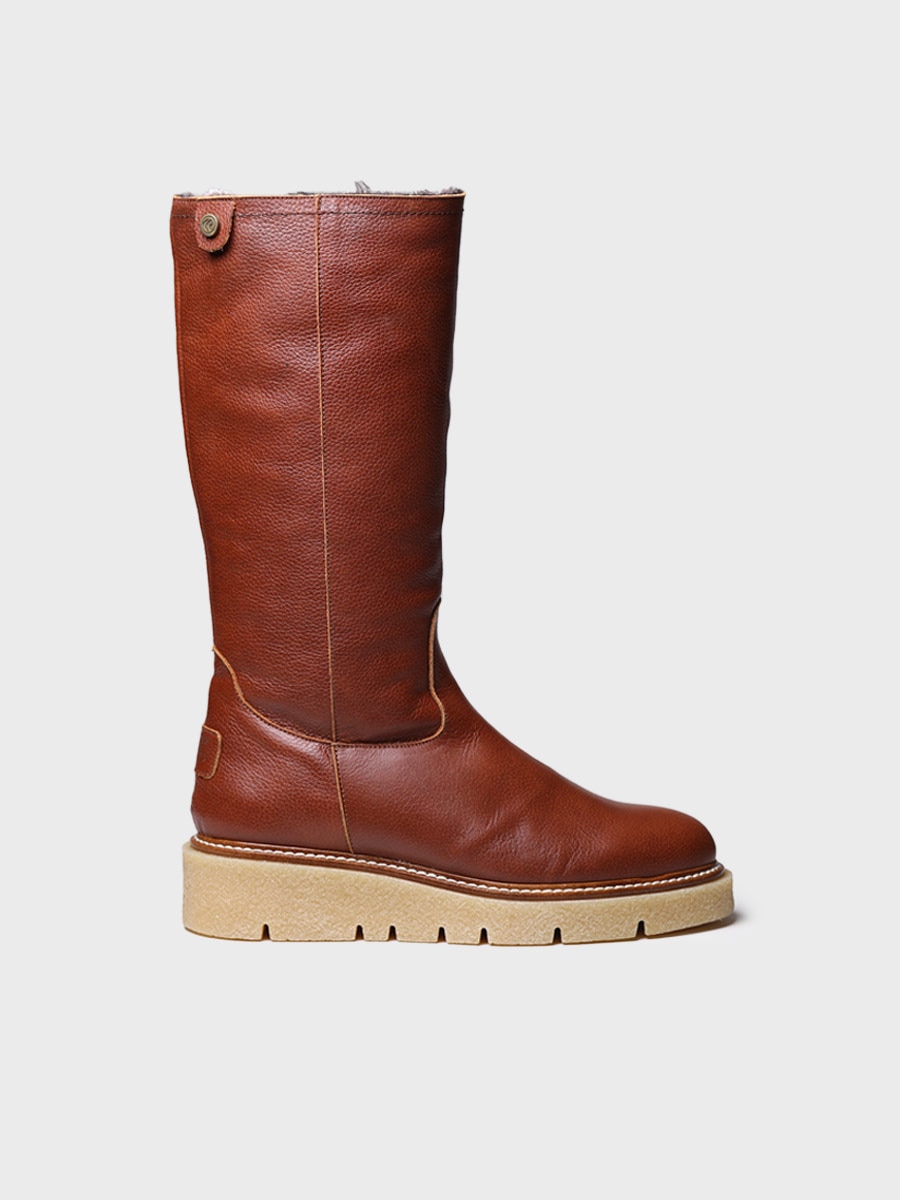 Imagen 0 de Bota de piel para mujer con caña ancha