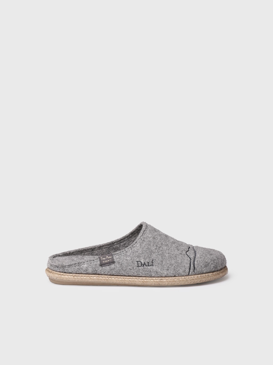 Imagen 0 de Zapatilla de hombre tipo zueco en fieltro