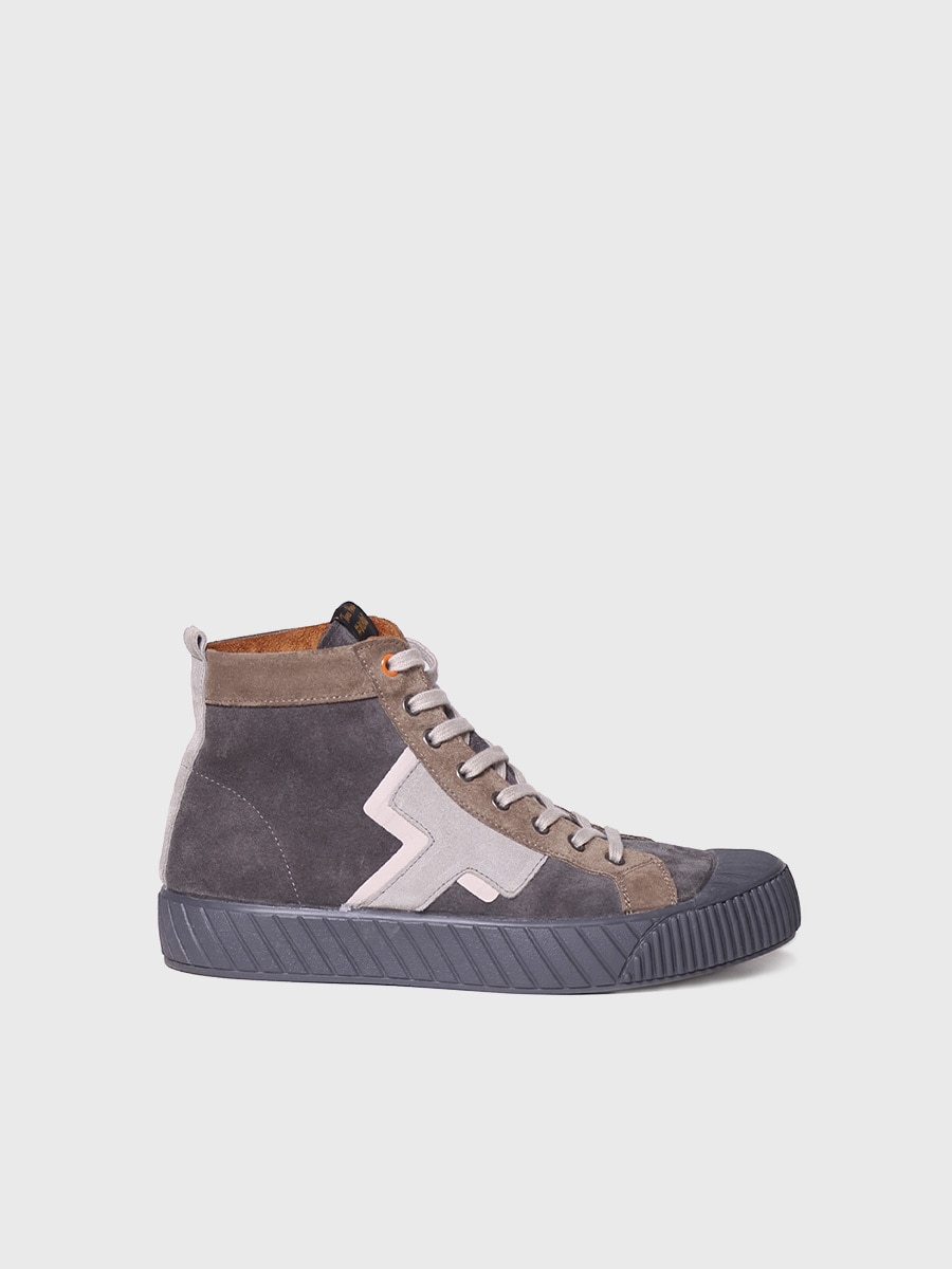 Imagen 0 de Zapatilla de hombre en serraje con cordones