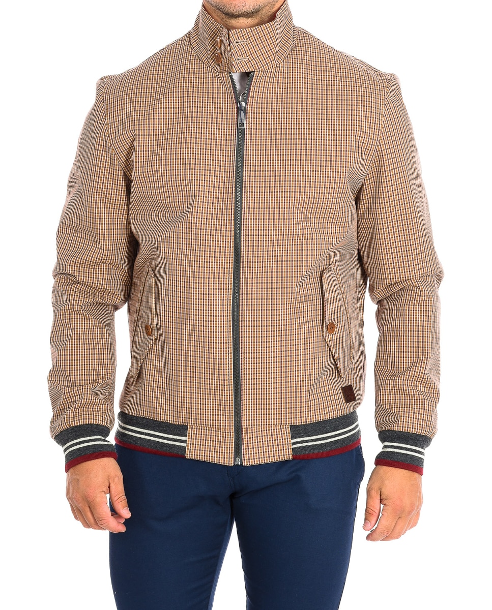 Imagen 0 de Chaqueta cuello alto