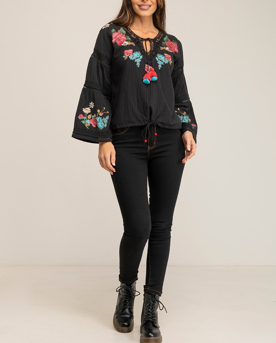 Blusa lisa bordada