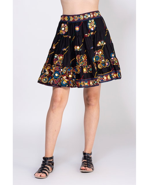 Imagen 0 de Falda de mujer lisa bordada