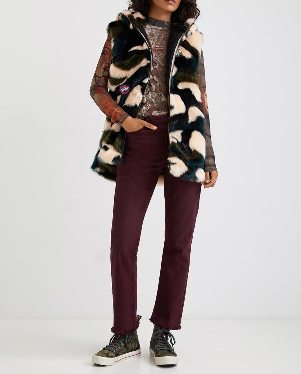 Imagen 0 de Chaleco de mujer peludo animal print con bordados