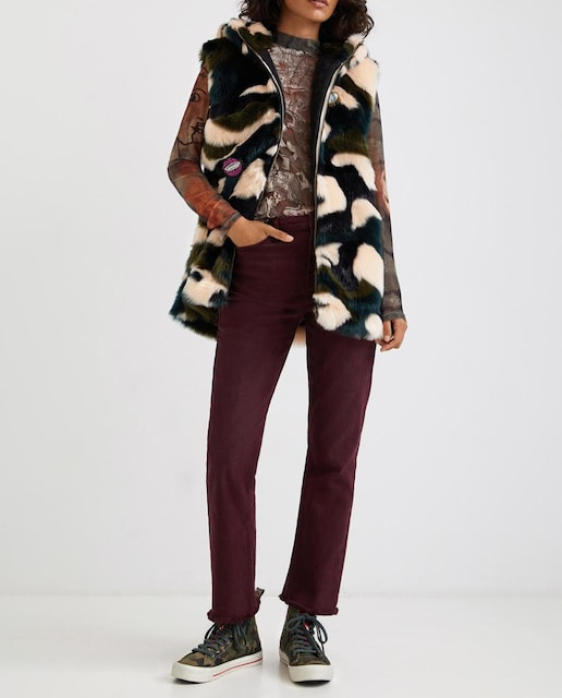 Imagen 0 de Chaleco de mujer peludo animal print con bordados