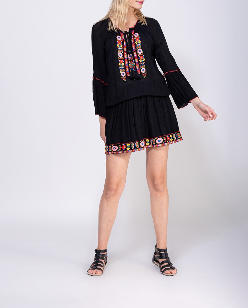 Imagen 0 de Vestido bordado
