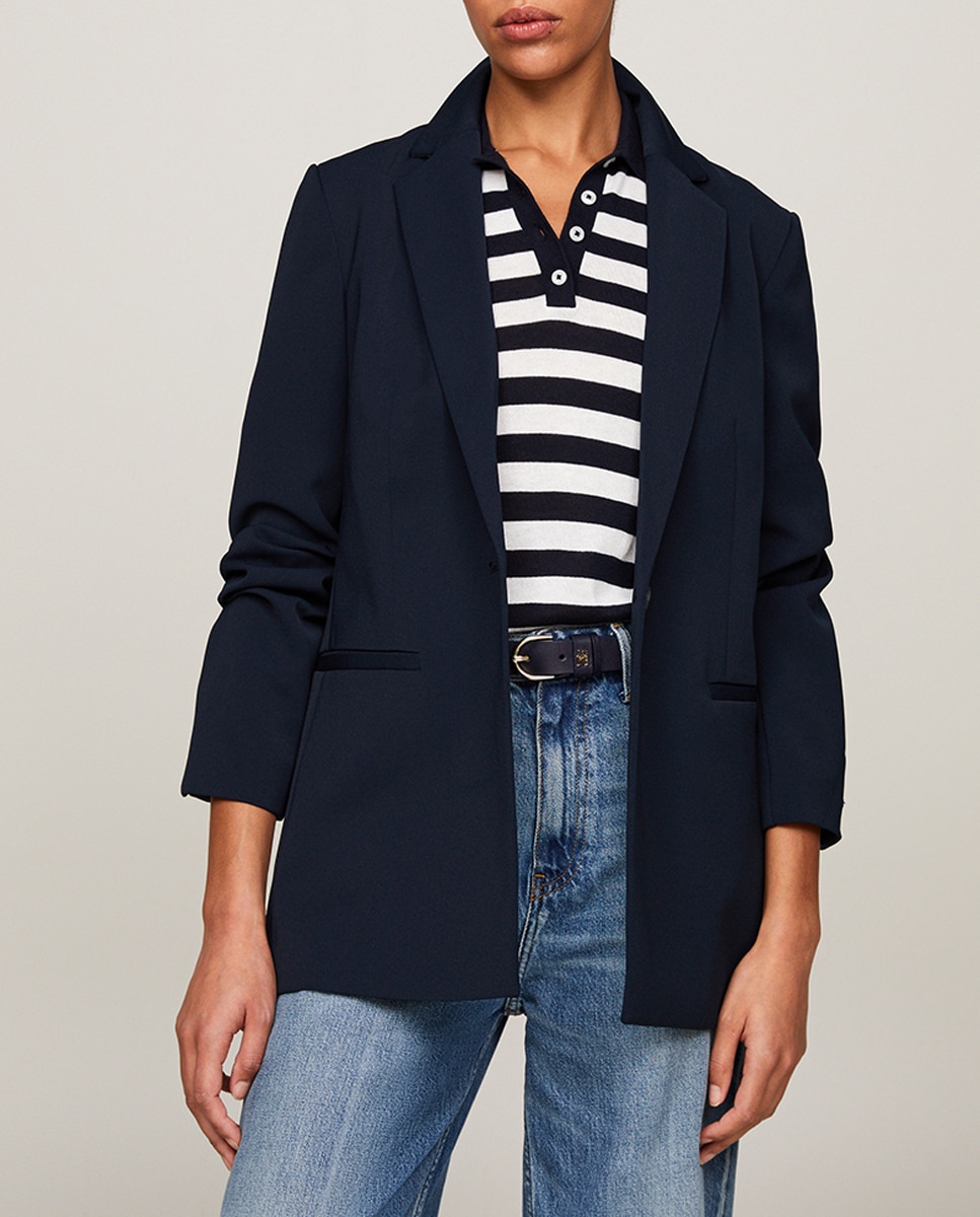 Imagen 0 de Blazer de mujer entallada con bolsillos