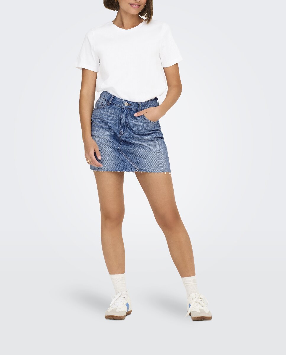 Imagen 0 de Falda denim corta de mujer