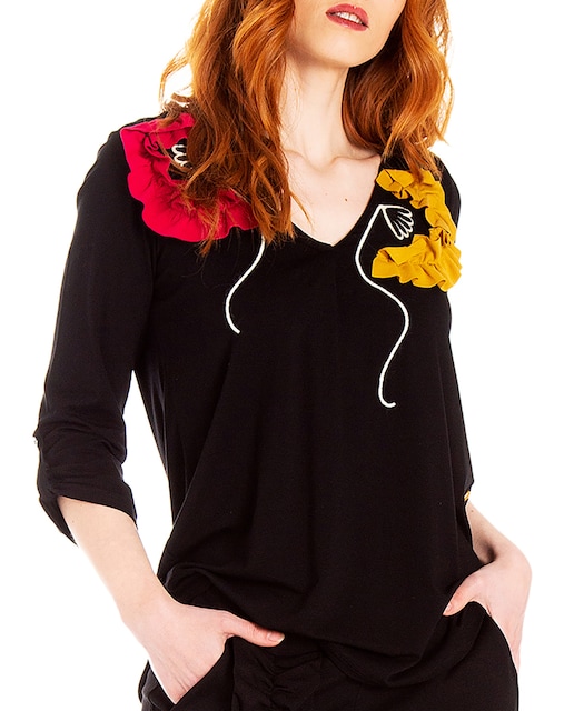 Imagen 0 de Top de mujer con escote en pico y manga tres cuartos