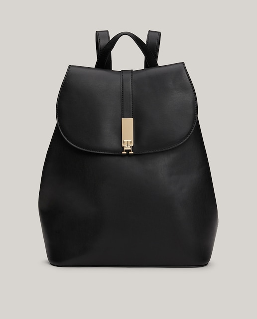 Imagen 0 de Mochila negra con solapa