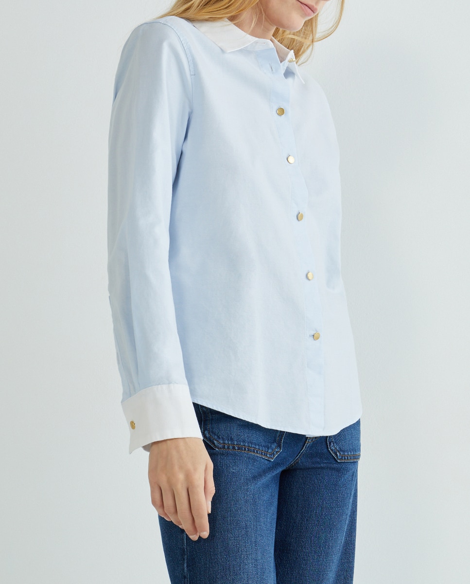 Imagen 0 de Camisa de mujer con cierre de botones y cuello camisero