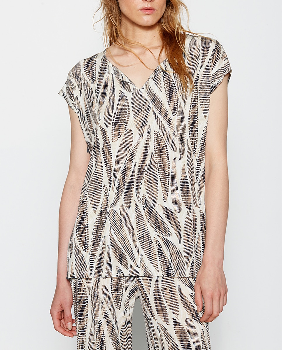 Imagen 0 de Camiseta de mujer cuello pico