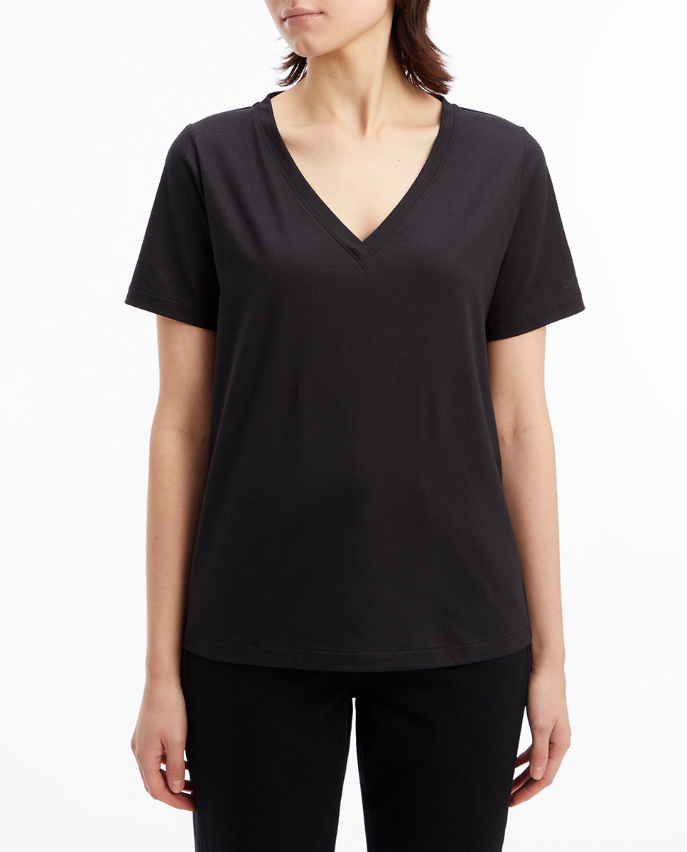 Imagen 0 de Camiseta básica de mujer con escote en pico