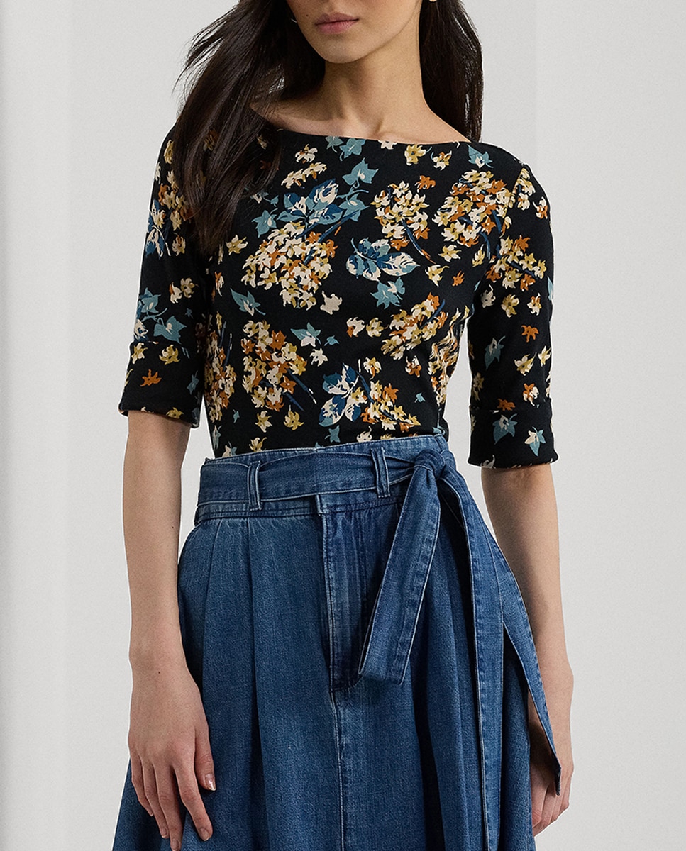 Imagen 0 de Camiseta de mujer de cuello barco con flores