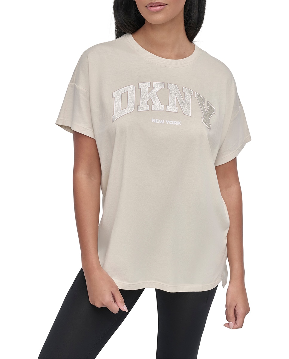 Imagen 0 de Camiseta de mujer manga corta con cuello redondo.