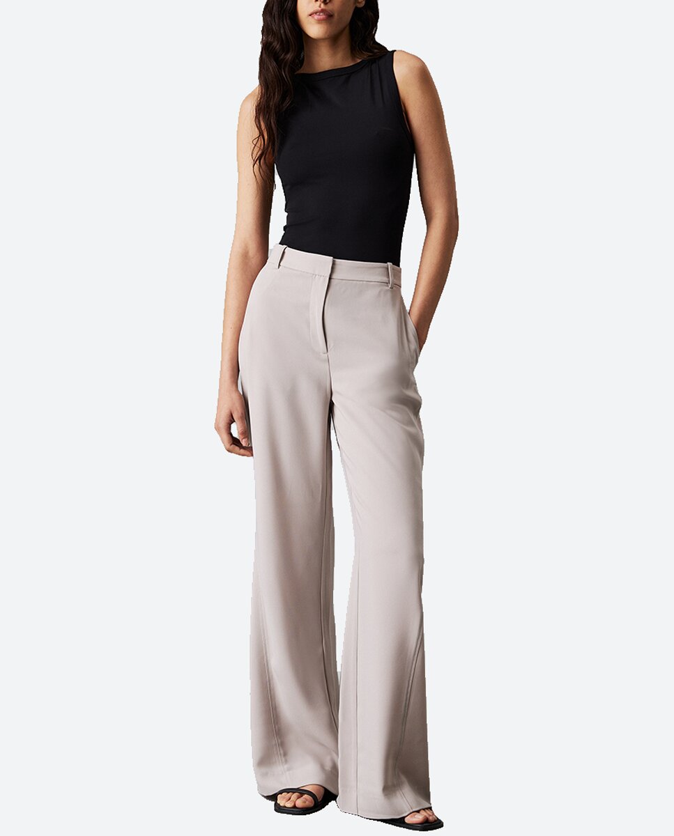 Imagen 0 de Pantalón recto de mujer de crepé plisado