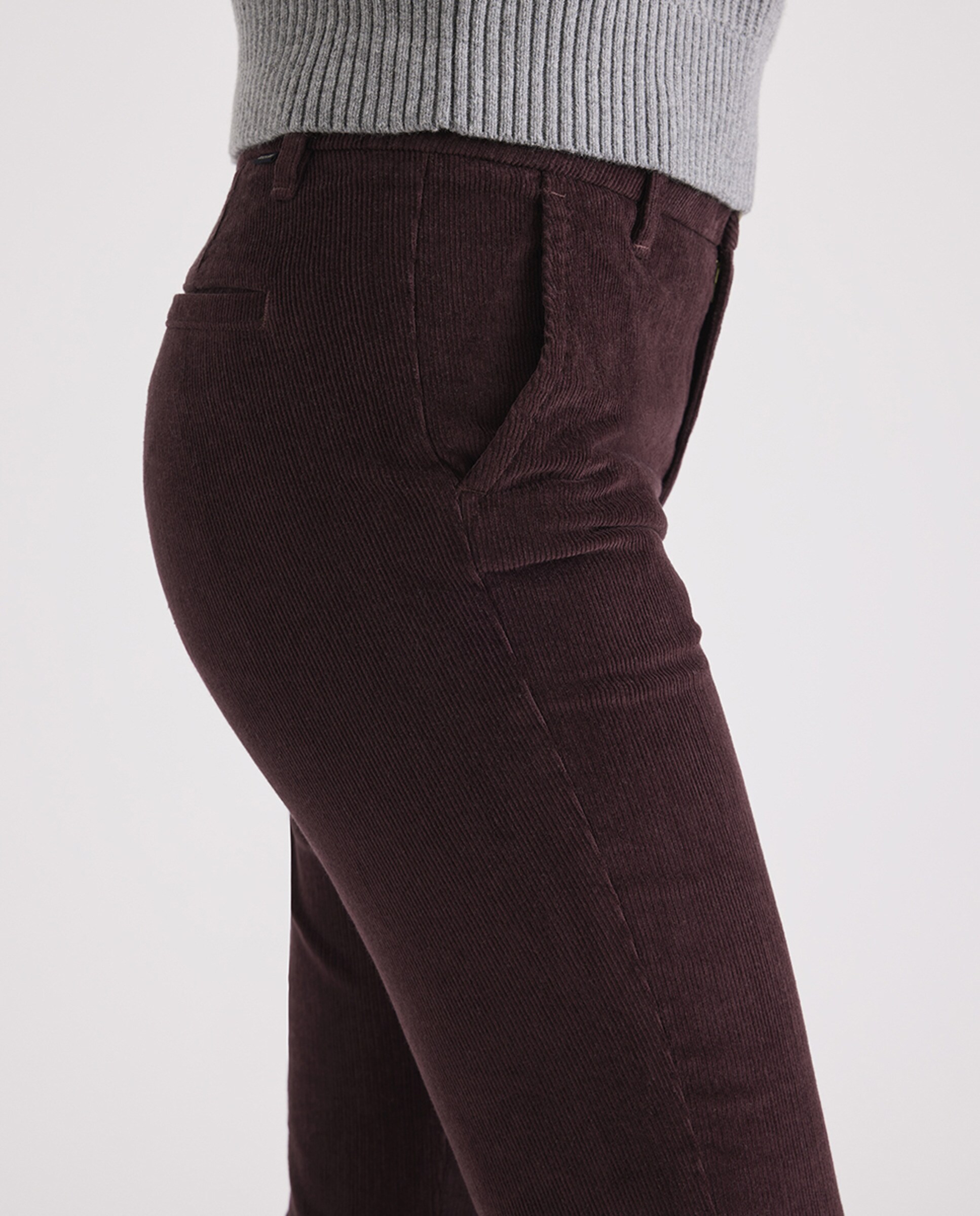 Imagen 0 de Pantalón chino de mujer Slim y cintura media.
