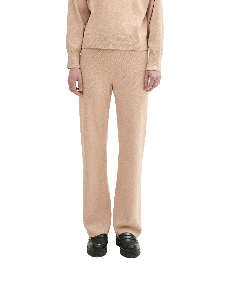 Imagen 0 de Pantalones de mujer con cintura media, en color liso