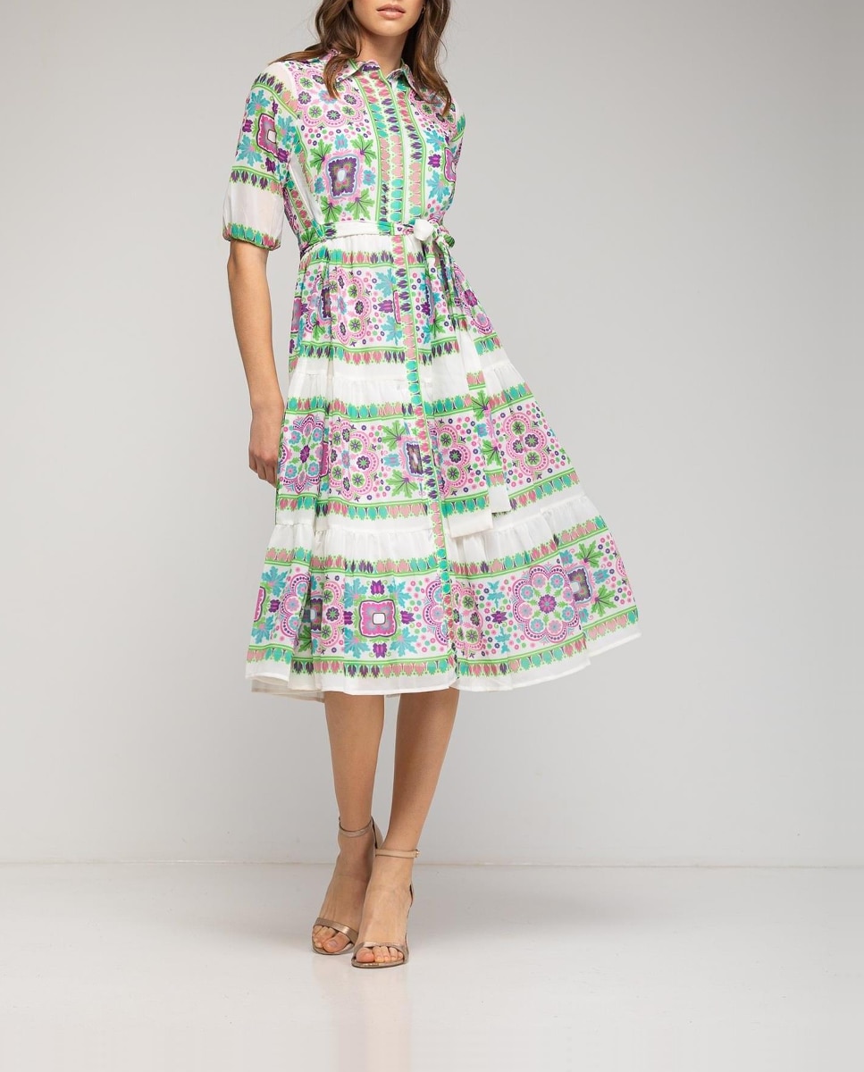Imagen 0 de Vestido camisero midi con estampado tribal y cinturón a juego