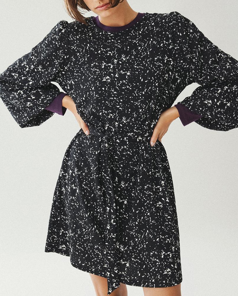 Imagen 0 de Vestido corto manga larga