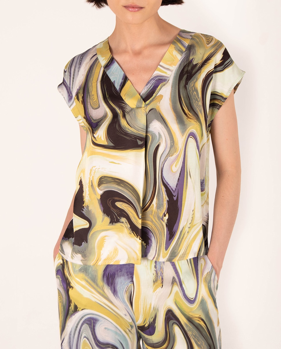Imagen 0 de Camisa de mujer cuello pico