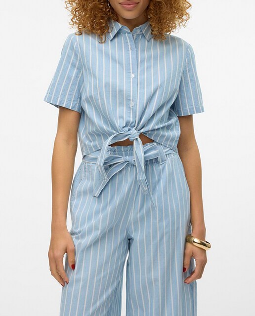 Imagen 0 de Camisa denim corta de mujer