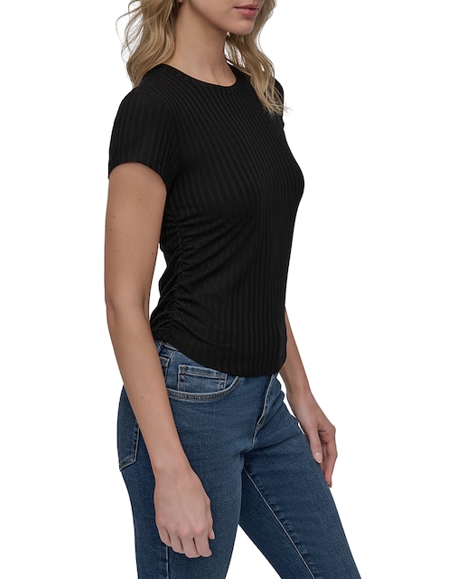 Imagen 0 de Camiseta de mujer de manga corta con cuello redondo.