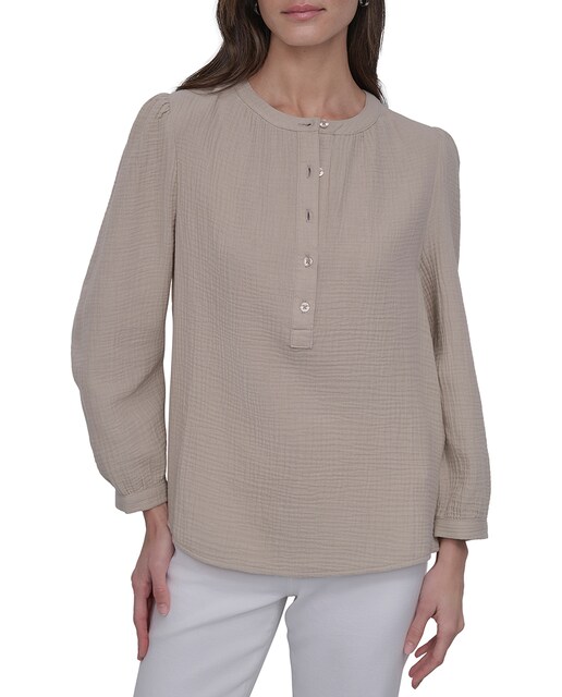 Imagen 0 de Blusa de mujer de manga larga y cuello redondo.