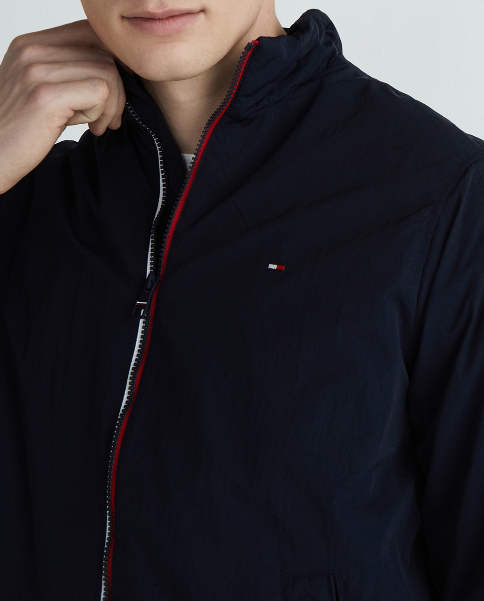 Imagen 0 de Chaqueta ultraligera con cremallera y detalles corporativos