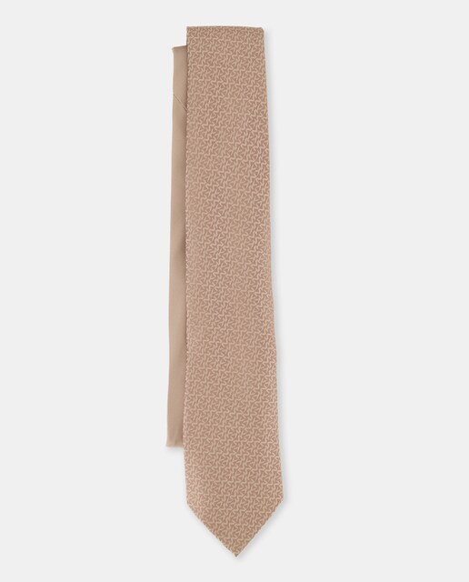 Imagen 0 de Corbata de seda, presenta estampado con el logo de la marca