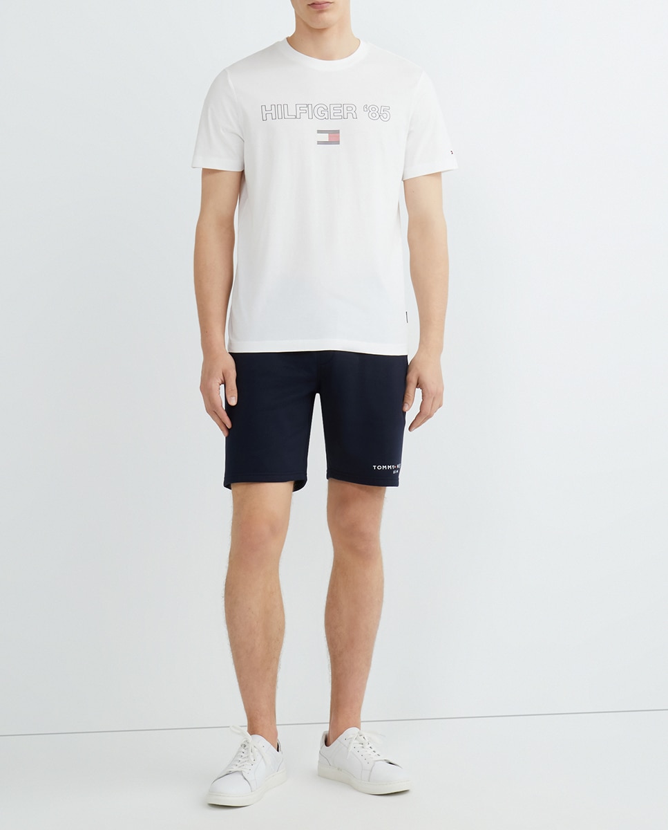 Imagen 0 de Pantalones cortos de chándal en tonos lisos y branding impreso