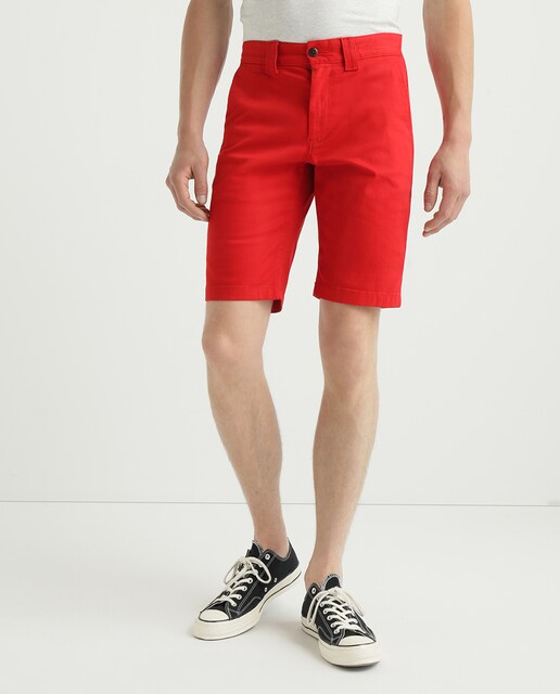 Imagen 0 de Bermuda tipo chino de hombre con algodón orgánico rojo