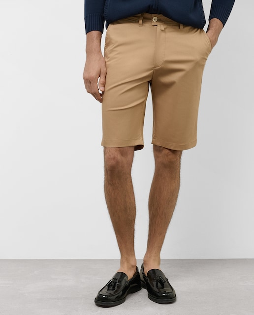 Imagen 0 de Bermuda de hombre lisa de algodón