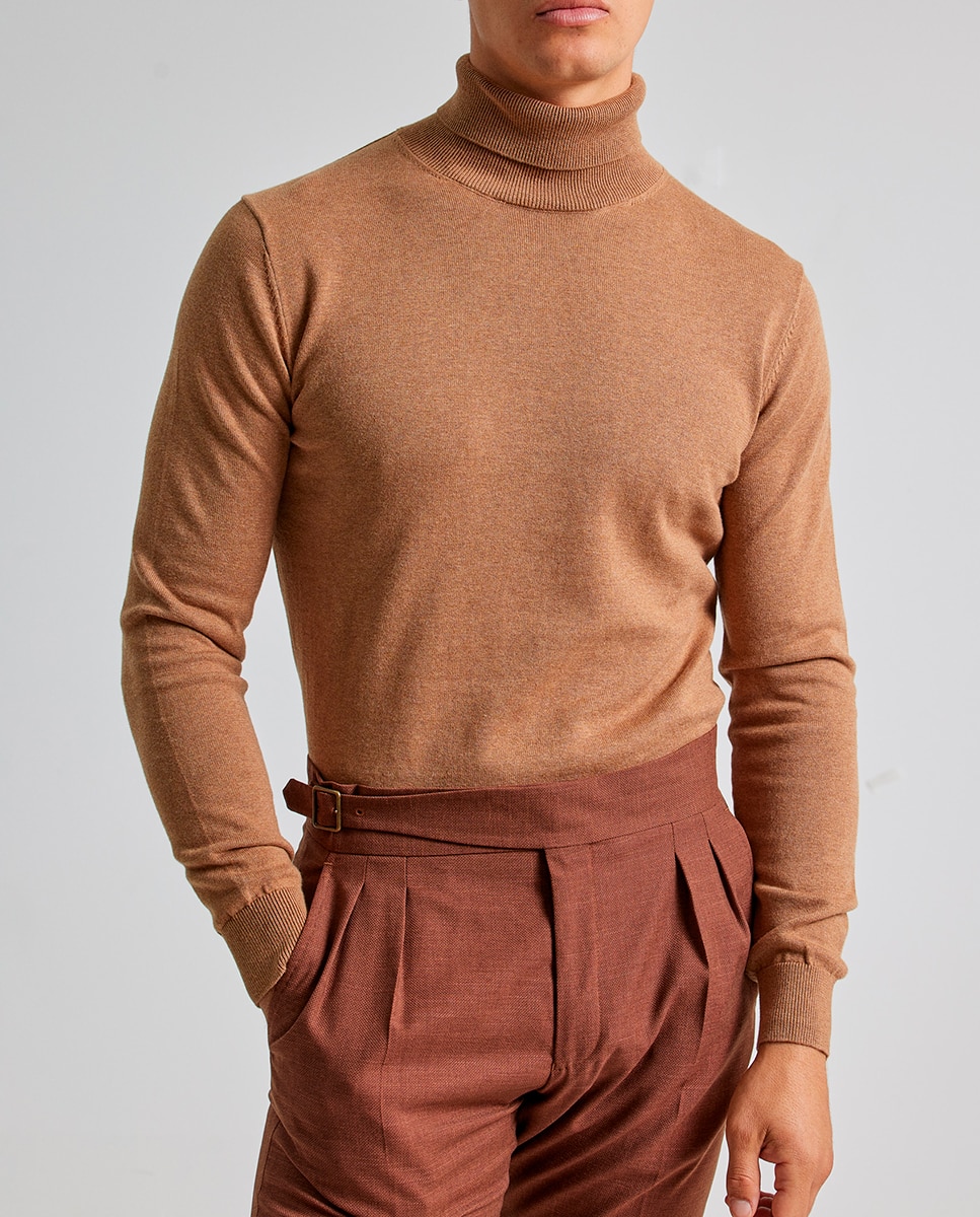 Imagen 0 de Jersey cuello alto caramelo