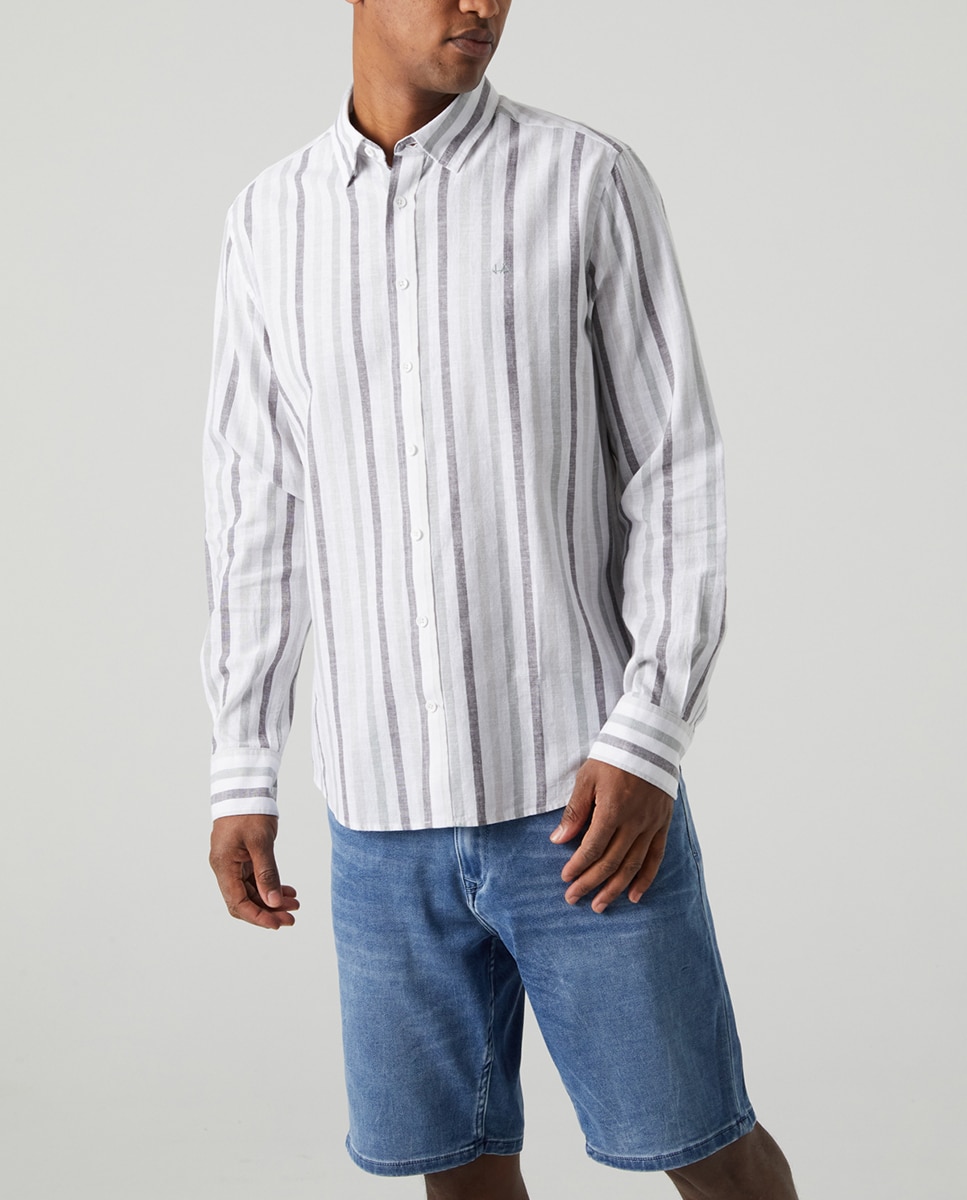 Imagen 0 de Camisa de hombre con rayas verticales