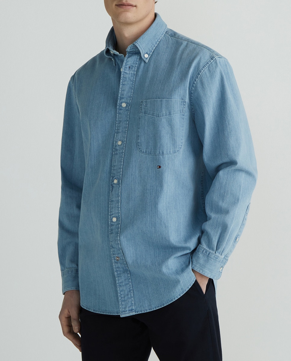 Imagen 0 de Sobrecamisa vaquera con bolsillo frontal