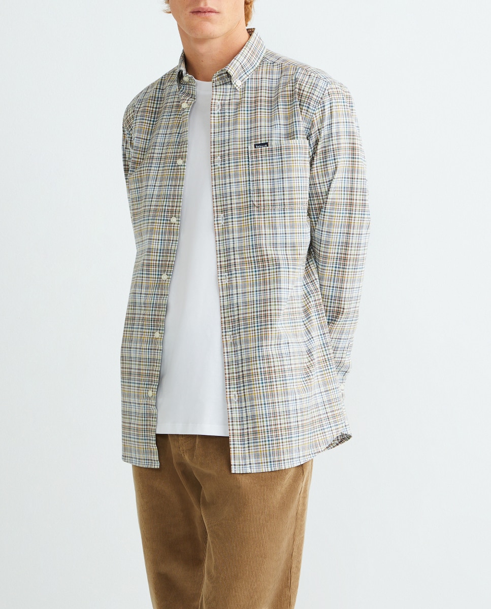 Imagen 0 de Camisa de hombre con bolsillo y botones cuello