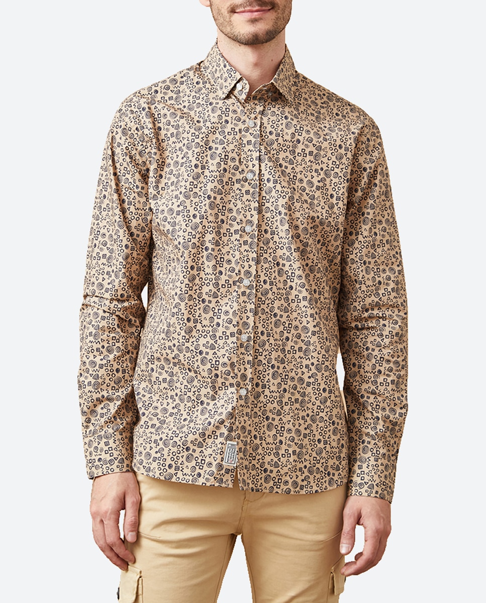 Imagen 0 de Camisa de hombre estampada de corte slim.