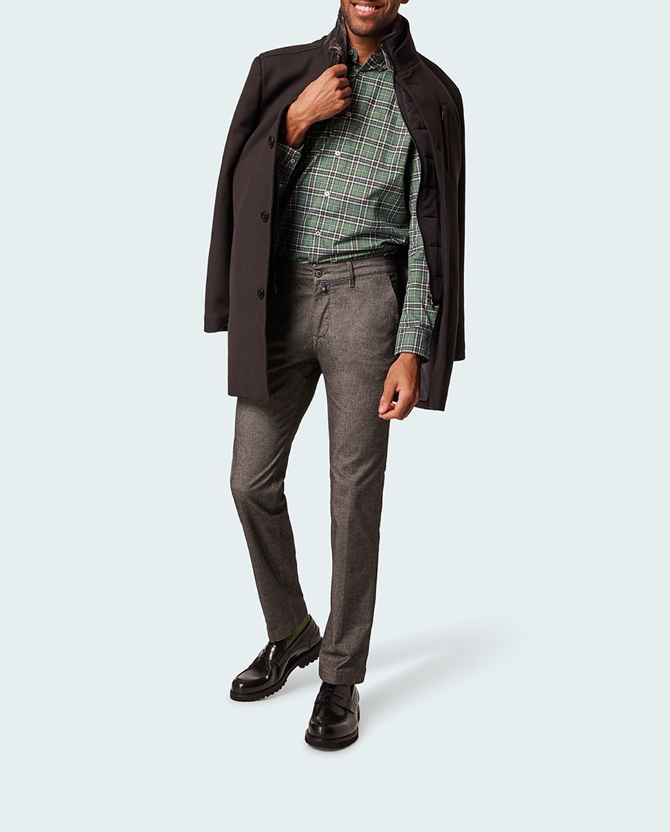 Imagen 0 de Pantalón chino de hombre con estructura wooltouch