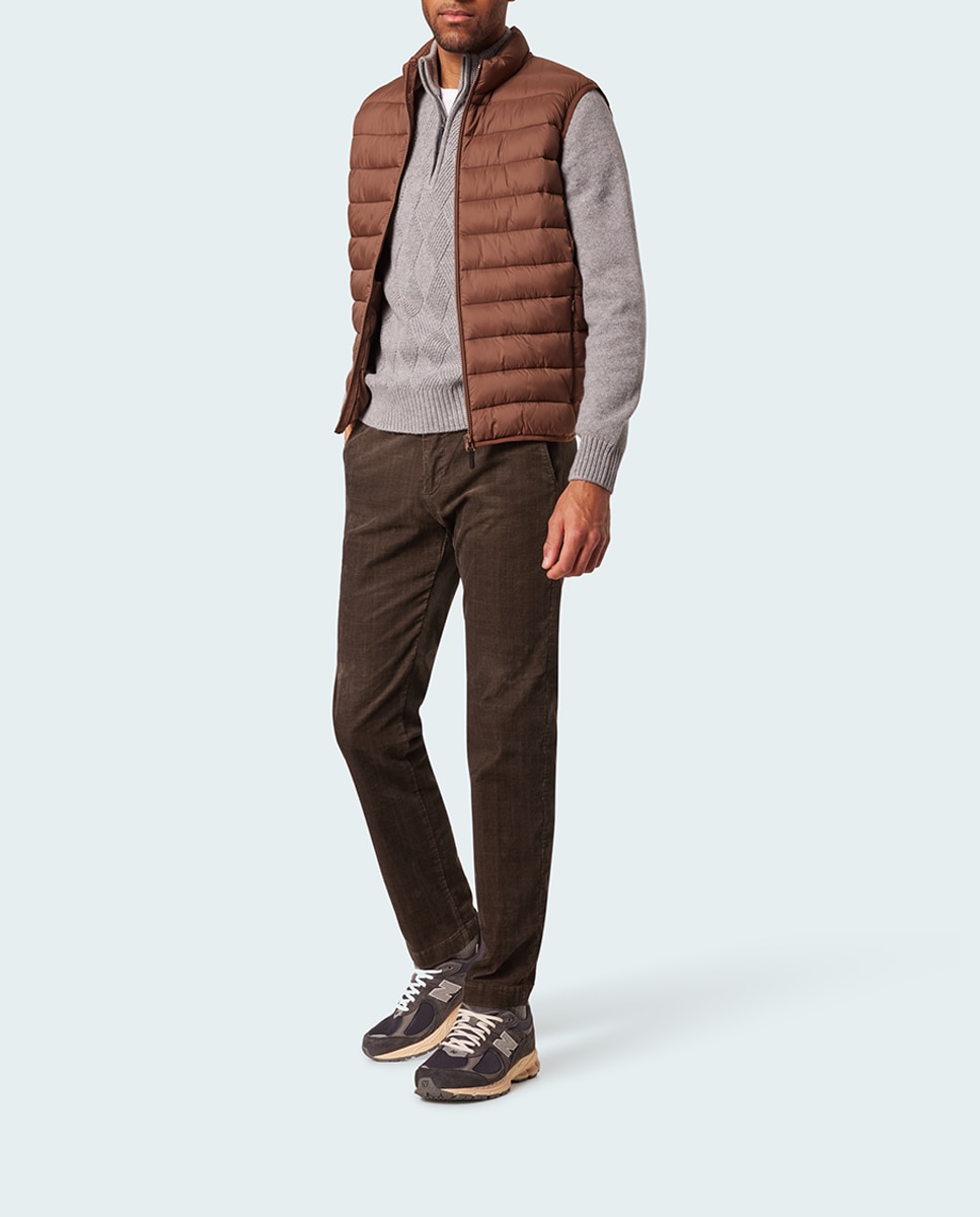 Imagen 0 de Pantalón chino de hombre de pana fina micro estampado