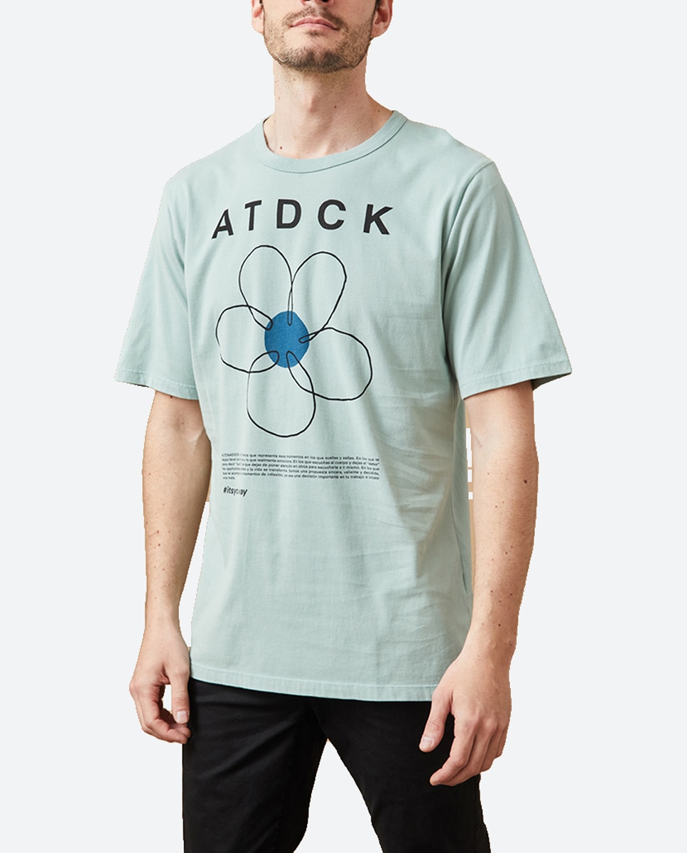 Imagen 0 de Camiseta de hombre, serigrafia de flor en delantero.