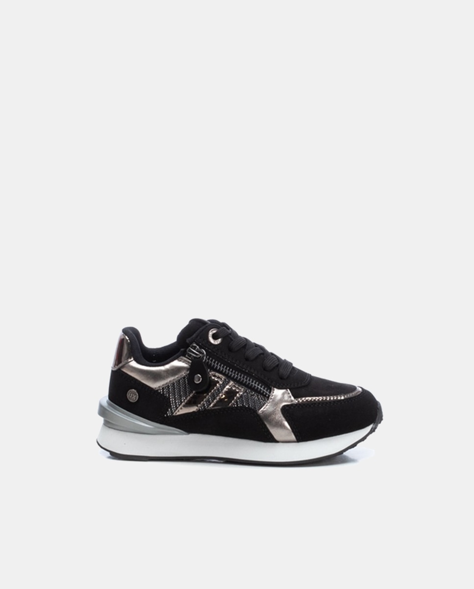 Imagen 0 de Zapatilla niña color negro
