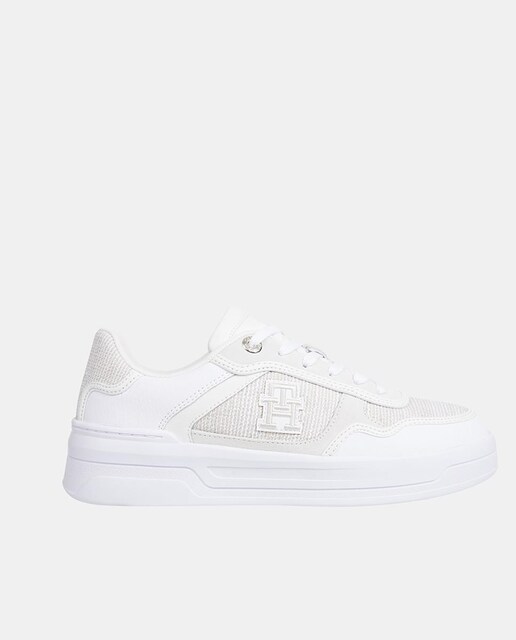 Imagen 0 de Zapatillas de mujer tipo basket bajas en piel con monograma y texturas efecto bordado