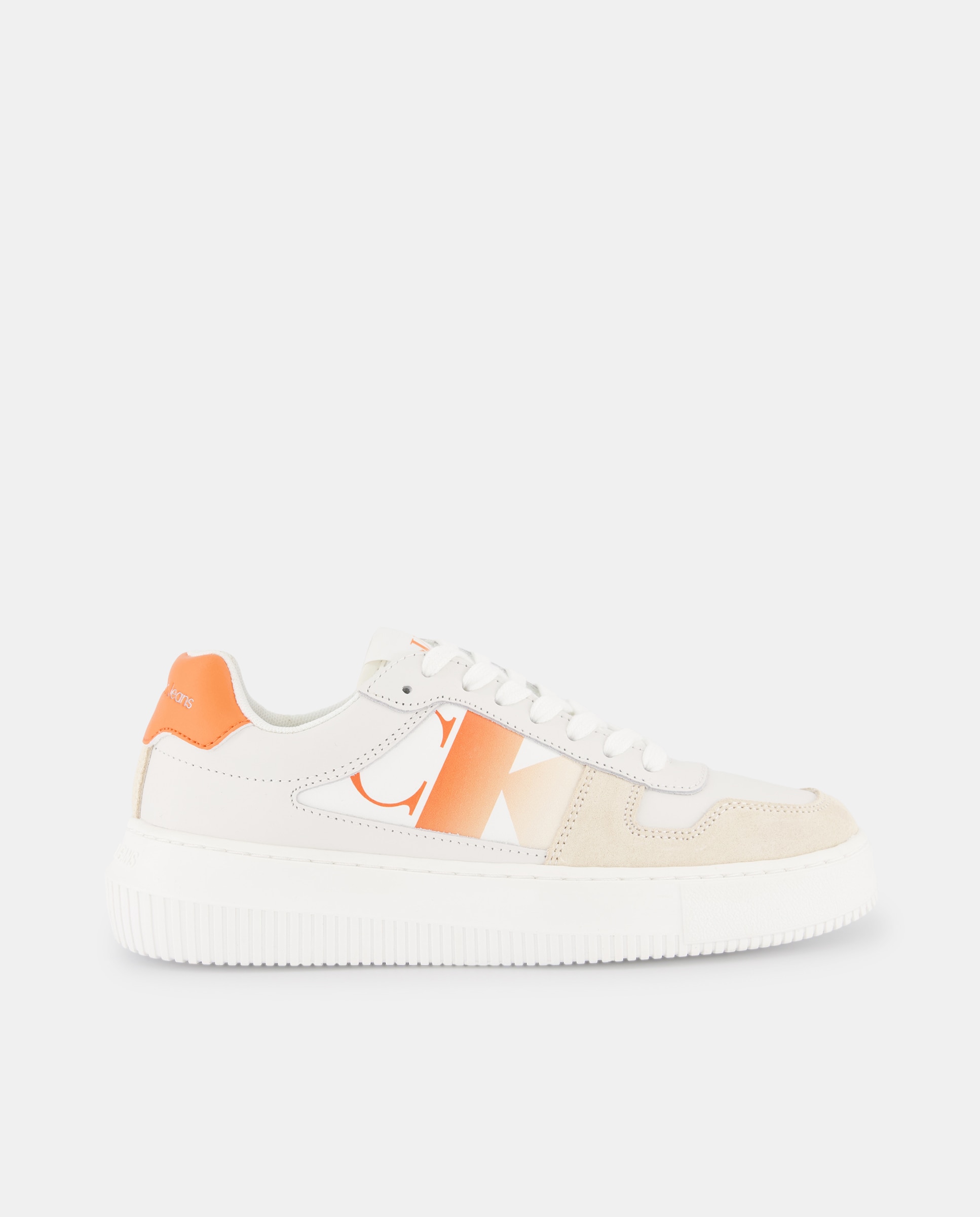 Imagen 0 de Zapatillas de mujer tipo casco bajas en piel con plataforma