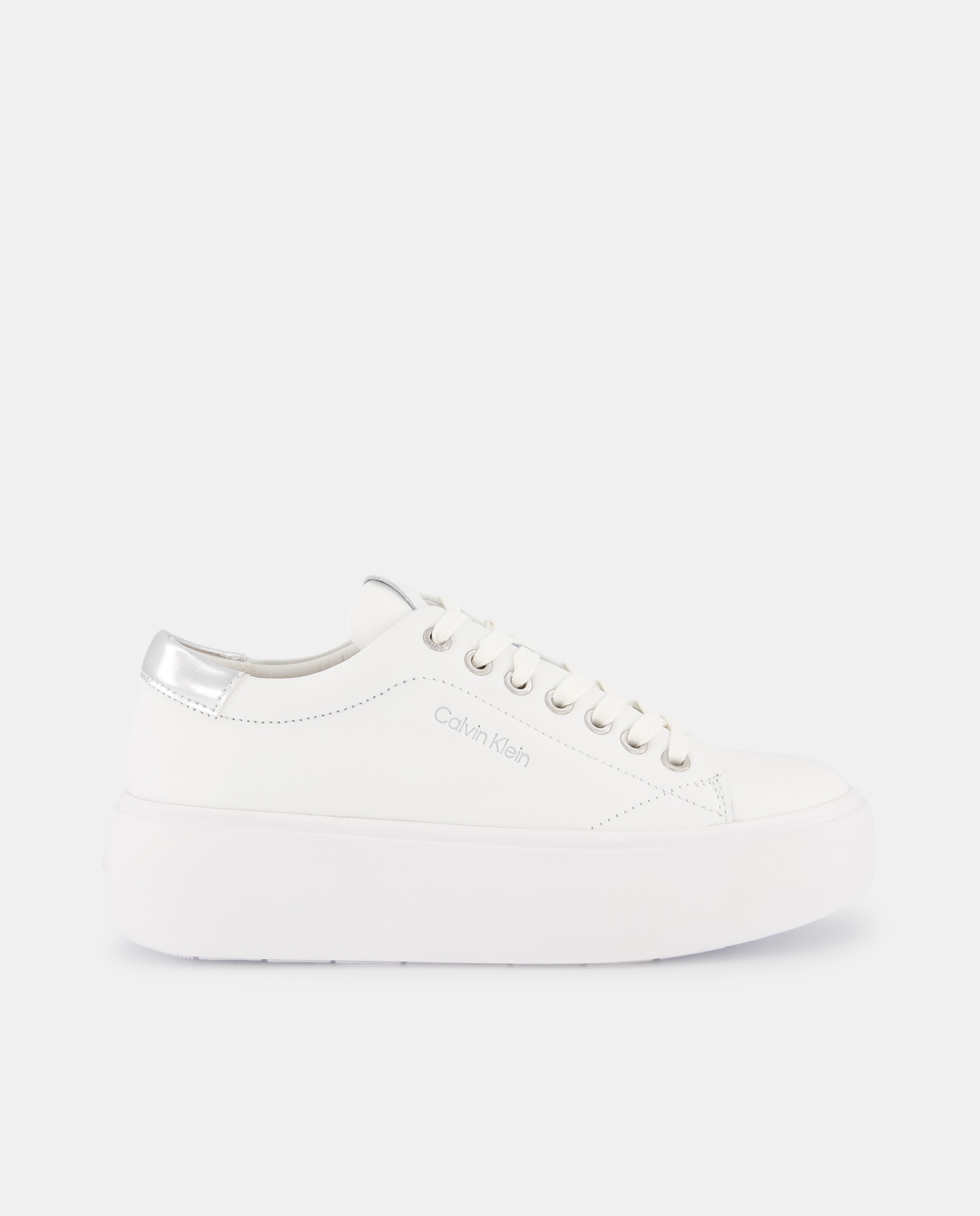 Imagen 0 de Zapatillas de mujer tipo casco bajas en piel con plataforma