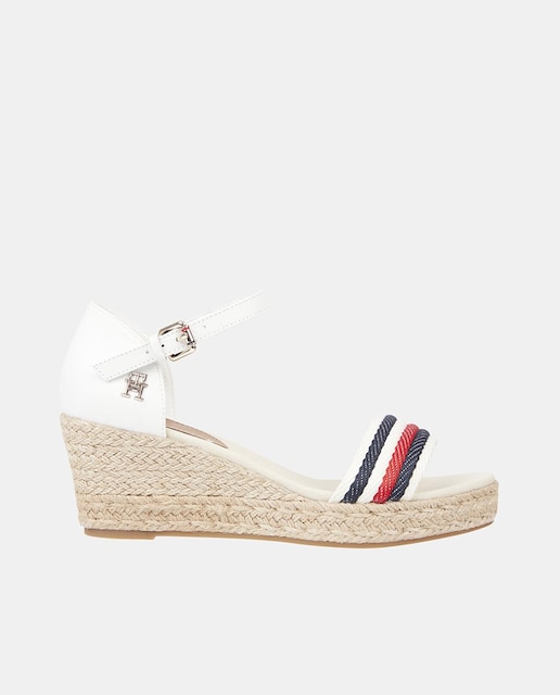 Imagen 0 de Alpargatas de mujer en blanco con cuña y tira frontal con los colores de la marca