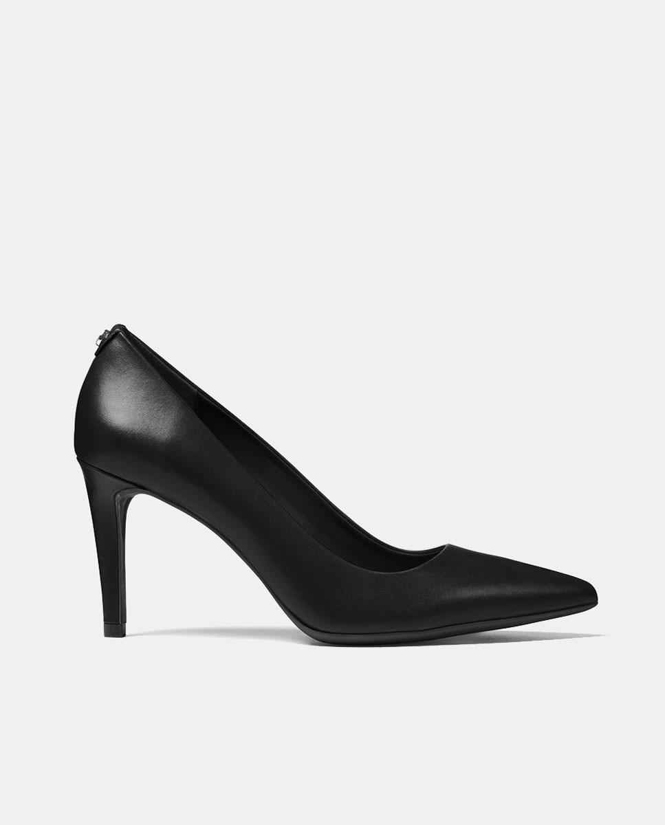 Imagen 0 de Zapatos de salón de mujer Michael Kors de piel en color negro. Modelo DOROTHY FLEX PUMP.