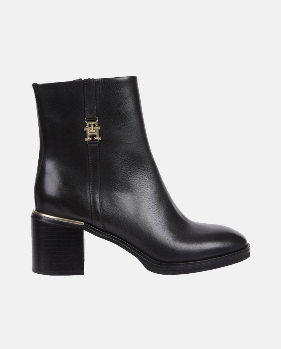 Imagen 0 de Botines de mujer en piel con logotipo metálico y tacón bloque